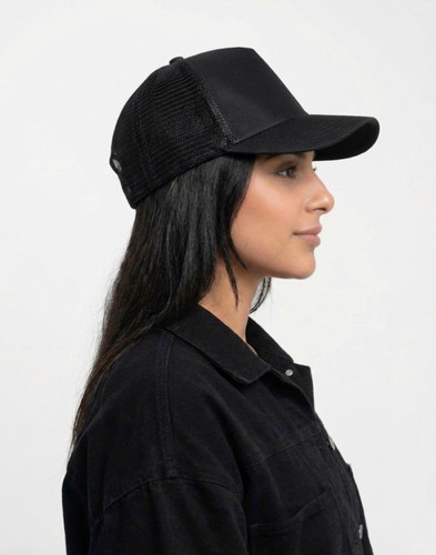 کلاه کپ مشکی پشت تور