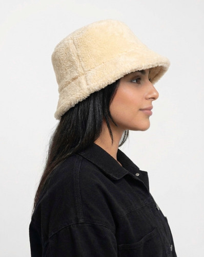 کلاه باکت در رنگبندی